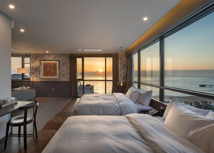 Hotel Brown Dot Songjung 3*
