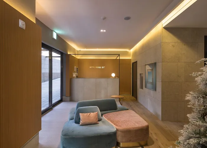 Brown Dot Songjung Hotel