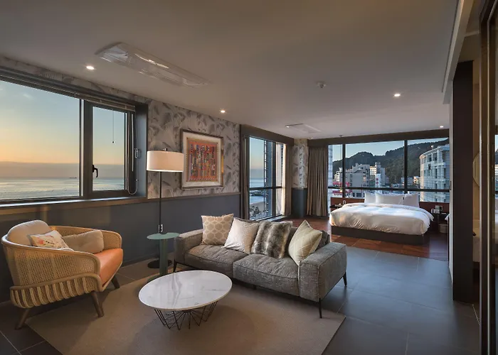Hotel Brown Dot Songjung 3*
