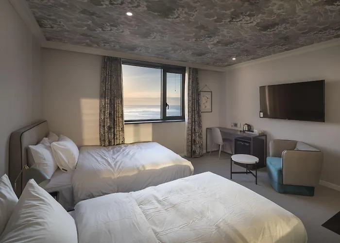 Brown Dot Songjung 3* Busan