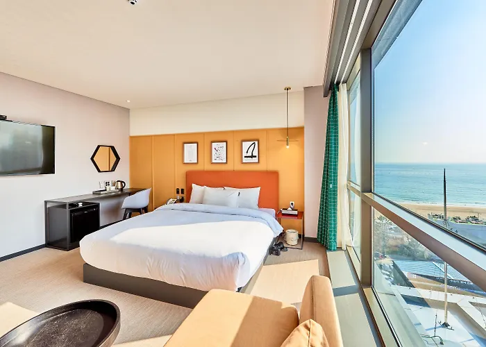 Brown Dot Songjung 3* Busan