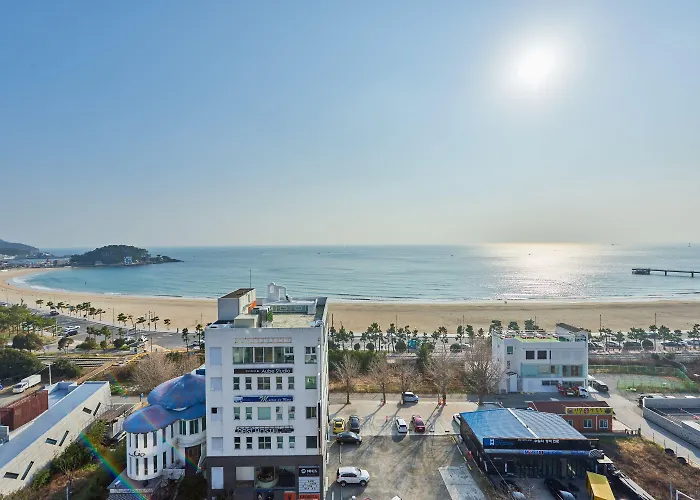 Brown Dot Songjung Hotel