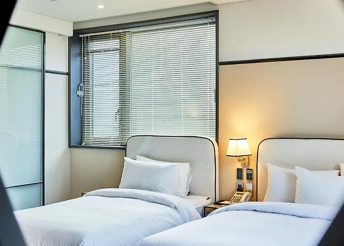 Brown Dot Songjung Hotel