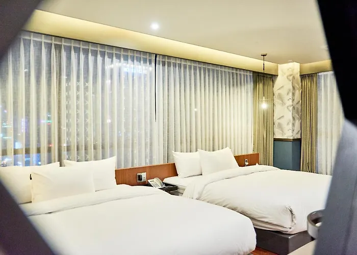 Brown Dot Songjung Hotel