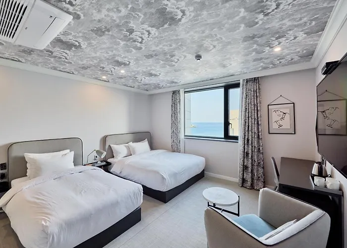 Brown Dot Songjung 3* Busan