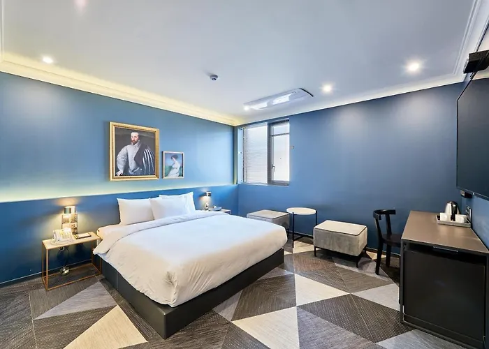 Brown Dot Songjung Hotel 3*