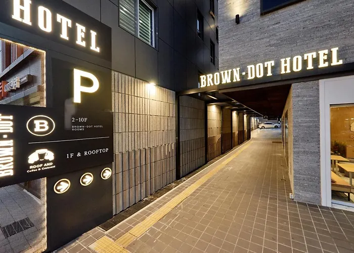 Brown Dot Songjung Hotel